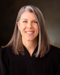 Amber Mettler's Instagram, Twitter & Facebook