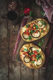 Schneller Adventssnack Naan Pizza Mit Kichererbsen Auberginen Und Arla Buko India Tinastausendschon Rezept In 2020 Naan Pizza Lebensmittel Essen Naan
