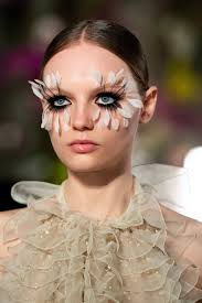 Valentino Spring 2019 Couture Fashion Show Couture Week Couture Fashion Fashion Makeup