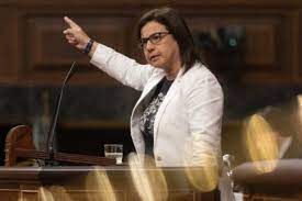 Chorreo de una diputada del PP a un PSOE otra vez abandonado por sus socios