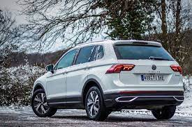 While the golf 8 phev is being offered in two versions with 150 and 180 kw system power, the tiguan ehybrid will only be offered with the more powerful 180 kw phev. Vw Tiguan Elegance Ehybrid Test Fahrbericht Review Autoscout24