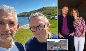 Dr Michael Mosley's friend and Zoe App pioneer Tim Spector says they were  due to meet this week to record a new podcast and reveals the Mail health  guru was set to