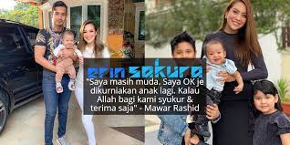 Biarpun axiata arena sunyi tanpa kehadiran penonton, teriakan dan tepukan gemuruh daripada kelab peminat, tetapi. Masih Muda Belum Serik Beranak Mawar Rashid Idam Timang 2 Lagi Cahaya Mata Erin Sakura