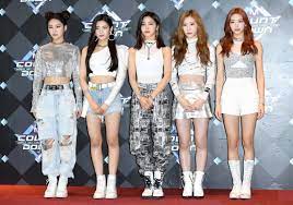 Performances by aespa, enhypen, donghae, and more. 190228 Itzy At M Countdown Photo Time Outfits Korean Itzy Stage Outfits