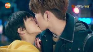 Ana (@itsanalaurapz)