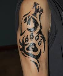 Tatuaje polinesio maori tatuajes en el pecho para hombres. Tatuajes Para Hombres Disenos De Tribales Y Motivos Maories Tatuaje De Lobo Tribal Mejores Tatuajes Tribales Tatuajes Tribales