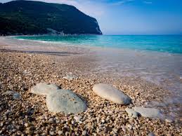 ˈmonte ˈkɔːnero) or mount conero, also known as monte d'ancona (mount of ancona), is a promontory in italy, situated directly south of the port of ancona on the adriatic sea. Conero Promontorio Di Sapore E Tradizioni