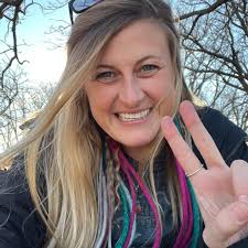 I am in need af help… advice… any information would be greatly appreciated!  I am now having to live in my 1977 Shasta 22ft camper after leasing a  3,600sqft house/farm