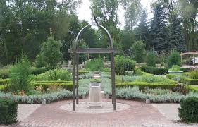 Herb And Knot Garden Matthaei Botanical Garden Ann Arbor Mi Garden Arbor Garden Design Botanical Gardens
