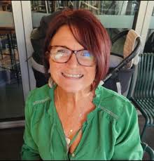 Hi there, I'm Daz, I work fifo 2:1 . Looking for someone to feed my 3 wild  cats in exchange for free rent near Gympie... very easy going lifestyle.  Pool good amenities