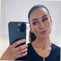 Fern Reeves's Instagram, Twitter & Facebook