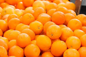 Tomarlas como fruta o en zumo constituye una de las mejores opciones para colmarse de energía y blindarse ante las infecciones, puesto que, por sus propiedades nutricionales, es un alimento con múltiples beneficios para el sistema inmunitario. Comprar Naranjas Para Zumo Online En Fruteria De Valencia