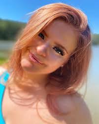 Bethany Olsen's Instagram, Twitter & Facebook