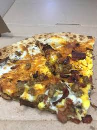 Apparently, a midwestern convenience store called casey's sells these kinds of pizza pies on their breakfast menu! Breakfast Pizza The Sauce Is Gravy Shittyfoodporn
