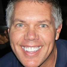 Chris Holstine (@ChrisBleedsBlu)