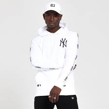 Men's heathered navy new york yankees henley pullover hoodie sale $51.99. New York Yankees Hoodie In Weiss Mit Eng Zulaufenden Armeln New Era Cap