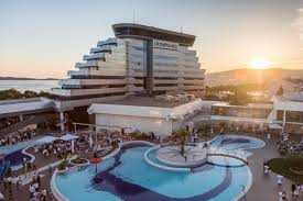Hotel kaštel se nachází v centru města crikvenica hned vedle kostela. Otevren Novy Luxusni Hotel Olympia Sky V Letovisku Vodice Chorvatsko Cz