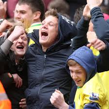 In den farben getrennt in der sache vereint, gemeinsam für die emotionen im stadion!. Warum Fussball Fans So Mitfiebern Der Spiegel