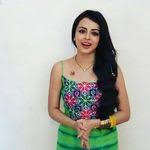 الصورة بتنور للعشق جنون انيتا شيفاي شيفاي سينغ اوبيروي اومكارا رودرا شيفاي رودرا اومكارة Surbhi Chandna Cute Celebrities Tv Girls