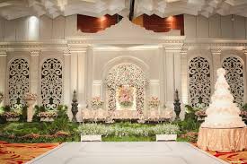 A proud member of fearless photographers a world best international wedding photographers directory. Jessica And William S Wedding Venue At Grand Paragon Jakarta Decoration By Nefi Decor Wedding Decor Style Wedding Design Decoration Wedding Stage Design