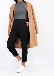 (habillement) pantalon avec une couture sur la hanche qui crée un pli sur toute la longueur. 9 Idees De Pantalon A Pince Pantalon A Pince Mode Tenue