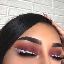 silver glittery eye liner eye makeup