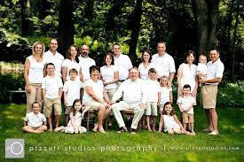 Large Family Portrait Pizzuti Studios Family Portraits Ma 57 Large Family Portraits Large Family Photos Extended Family Photography