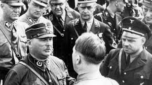 As a former soldier wounded three times during world war i, röhm was upset that the loss had resulted in limitations. Hitler Und Die Sturmabteilung Die Drei Leben Der Sa Politik Sz De