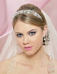 Love the classic look of a veil but still want a wedding hairstyle that stuns? Medium Length Wedding Hairstyles With Veil And Headpiece Addicfashion