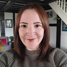 Good evening! Evri have delivered my parcel to the wrong address. Does  anyone recognise this porch at all please? Sorry for the inconvenience.  Thanks x