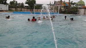 Baik anak muda maupun dewasa. Kolam Renang Surya Water Boom Kolam Renang