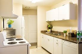 White shaker maple kitchen cabinets with ghost lab maple shaker island. Prince George Apartments On Glen Sheet Road Carriage House Apartments Kelson Group Carriage House Apartments Carriage House House