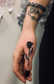 Minimalist Black Rose Tattoo C Tattoo Studio Santa Venus Tattoo Studio Rose Tattoos Trendy Tattoos Hand Tattoos