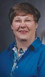 Lorraine Giles's Instagram, Twitter & Facebook