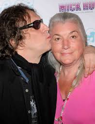 Pat Loud, Matriarch of An American Family, Dies at 94