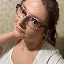 Kassie Wright's Instagram, Twitter & Facebook