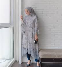 Bagi para wanita karir yang sedang mengandung, baju hamil kerja merupakan suatu kebutuhan primer. 10 Inspirasi Baju Muslim Untuk Bulan Ramadhan Yang Modis Bukareview