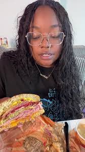 Kerri Mcfarland's Instagram, Twitter & Facebook