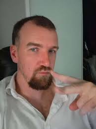 Want some company? Play pool? Cold beer ? Look at life go by? People are  gathering in Thirsty Vikings, there is a place here for you too 🍻