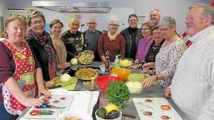 Quels sont les meilleurs endroits pour les cours de cuisine à bretagne ? Douarnenez Atelier Cuisine Les Seniors Aux Fourneaux Brest Maville Com