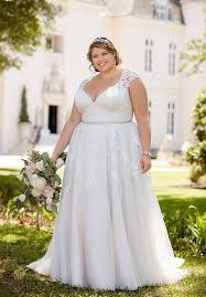 This Romantic Lace Wedding Dress With Cap Sleeves And Cameo Back From Stella Yo Romantic Wedding Dress Lace Wedding Dress Cap Sleeves Stella York Wedding Dress