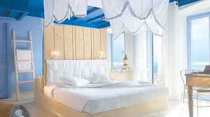 Tinte decisamente diverse tra loro, ma che hanno in comune il campo semantico delle emozioni che trasmettono, emozioni che riflettono perfettamente lo scopo della camera da letto. Camera Da Letto Di 40 Mq Idea Di Progetto In Azzurro Ristrutturazione Casa Progetto Per Una Camera Da 40mq