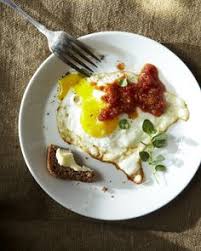 Three To One A Visual Food Magazine Oeuf Au Plat Cuisine Coulis De Tomate
