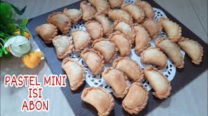 Dalam wadah, campur tepung terigu, tapioka, garam, baking powder dan kaldu bubuk. Pastel Kering Isi Abon Tanpa Telur Enak Dan Renyah Bisa Tahan 1 Bulan Youtube