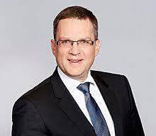 Sein vorgänger wolfgang gerstl legte das amt nach einem skiunfall aus gesundheitsgründen nieder. Ovp Parlamentsklub Wikipedia