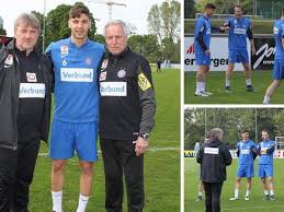 See more of dragovic on facebook. Ofb Star Aleksandar Dragovic Macht Sich Bei Der Austria Euro Fit Euro 2016 Vienna At