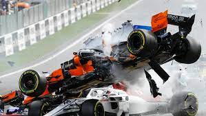Es handelt sich dabei um einen titanbügel von etwa sieben kilogramm gewicht, der ringförmig über den kopf des. Formel 1 Spa Crash Uber Funf Tonnen Wirkten Auf Halo Von Leclerc Ran