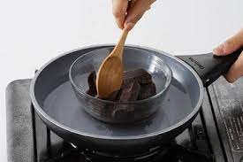 Cadbury cornflakes honey dates the way to reduce cadbury chocolate is not the same as chocolate compound & cooking. Tips Melelehkan Cokelat 4 Kesalahan Ini Buat Cokelat Menggumpal Dan Pecah Ketika Dilelehkan Semua Halaman Sajian Sedap