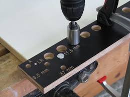 Die rezension an verschiedenen ikea bohrschablone ist für viele überraschend kompliziert. Lr 32 2 Bohrlehre Lochreihe Bohrschablone 32 Mm Raster Topfband Scharnier Ikea Bohrlehre Bohrschablone Schablonen