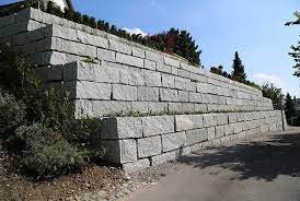 Oder überhaupt wild bepflanzen direkt auf erde? Schwergewichtsmauer Granitquadermauer Stutzmauer